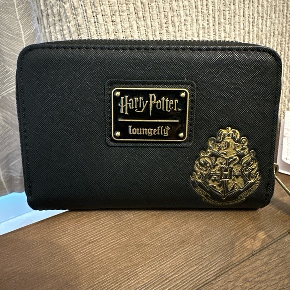 NWT Loungefly Harry Potter Zip Around Wallet - Sorcerer’s Stone Hard Tag - Picture 2 of 4